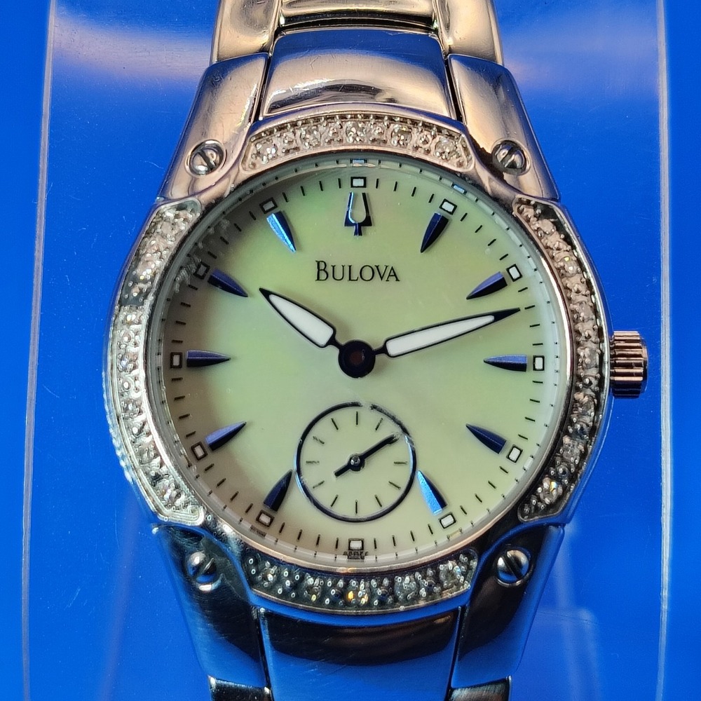 Vintage 2003 Bulova Genuine Diamond & Mother of Pearl 30mm Women's Quartz Watch